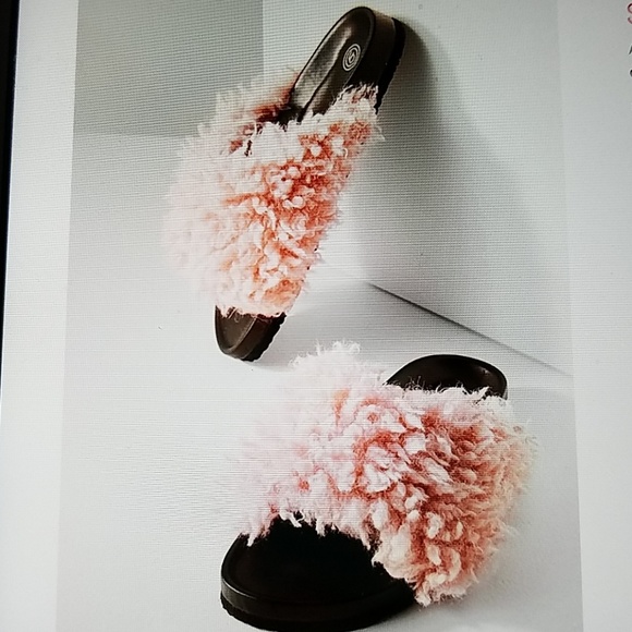 Host pick! Cleeearance ❤️💕❤️Super fluffy furry  Shearling slide - Picture 2 of 8